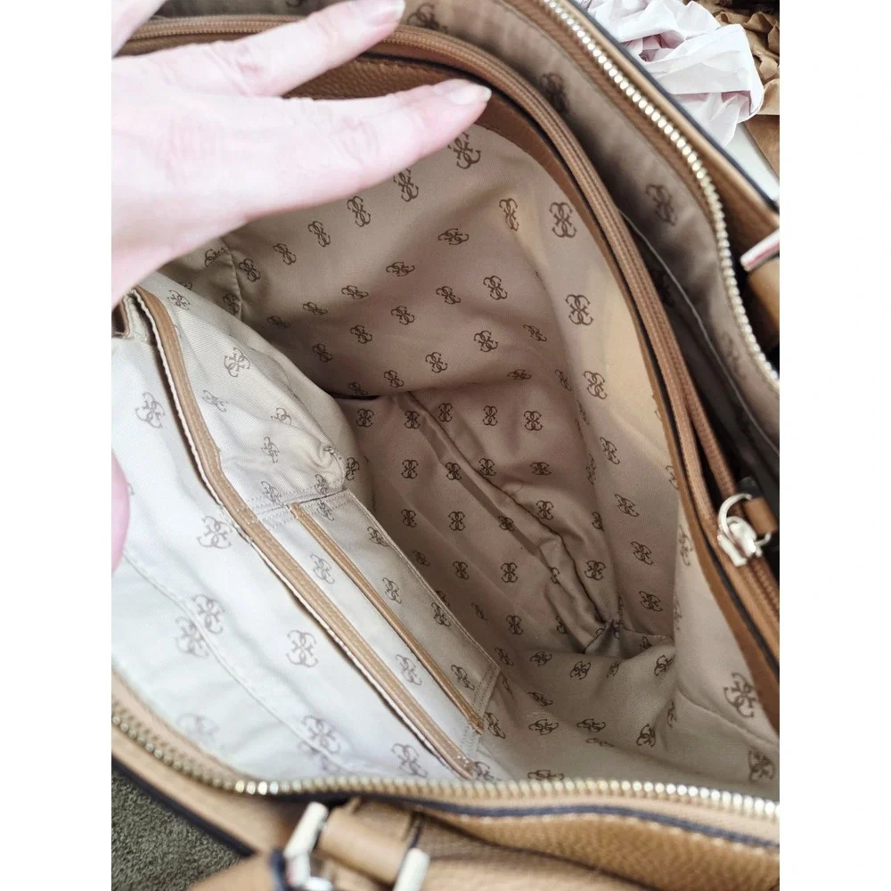 Guess Albury Shopper Charm Tote Brown Shoulder Bag‎ Faux Leather Large